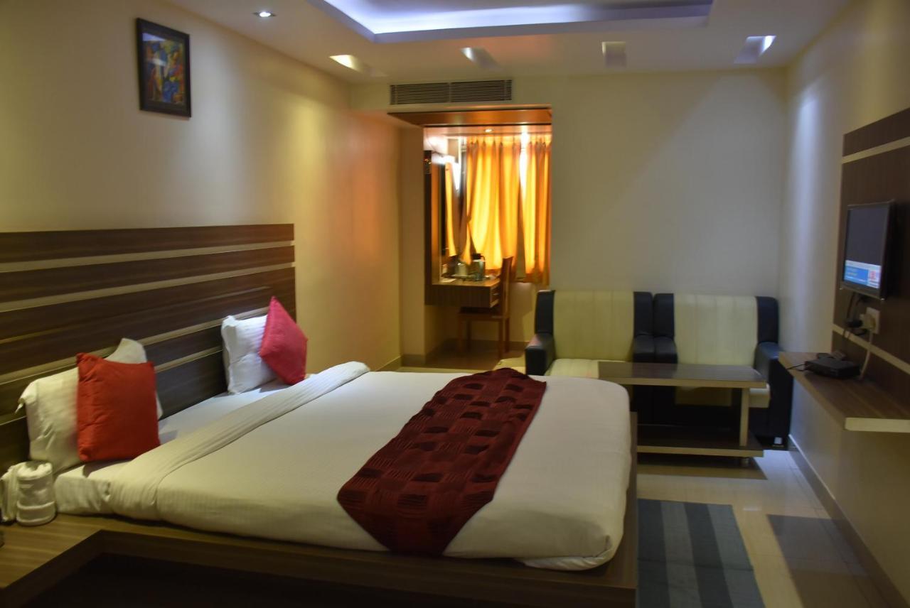 Hotel Saraswati Inn Aurangabad  エクステリア 写真