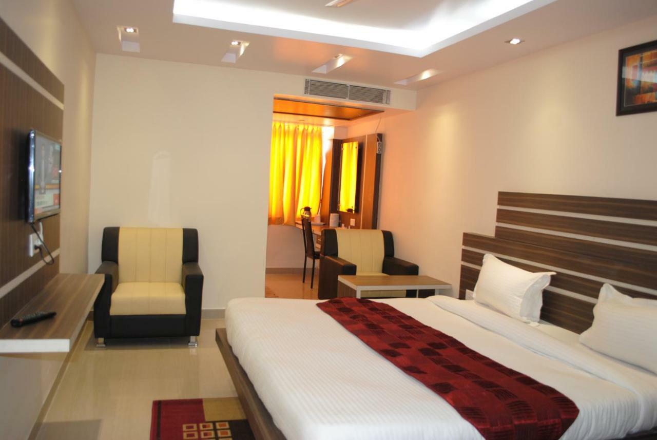 Hotel Saraswati Inn Aurangabad  エクステリア 写真